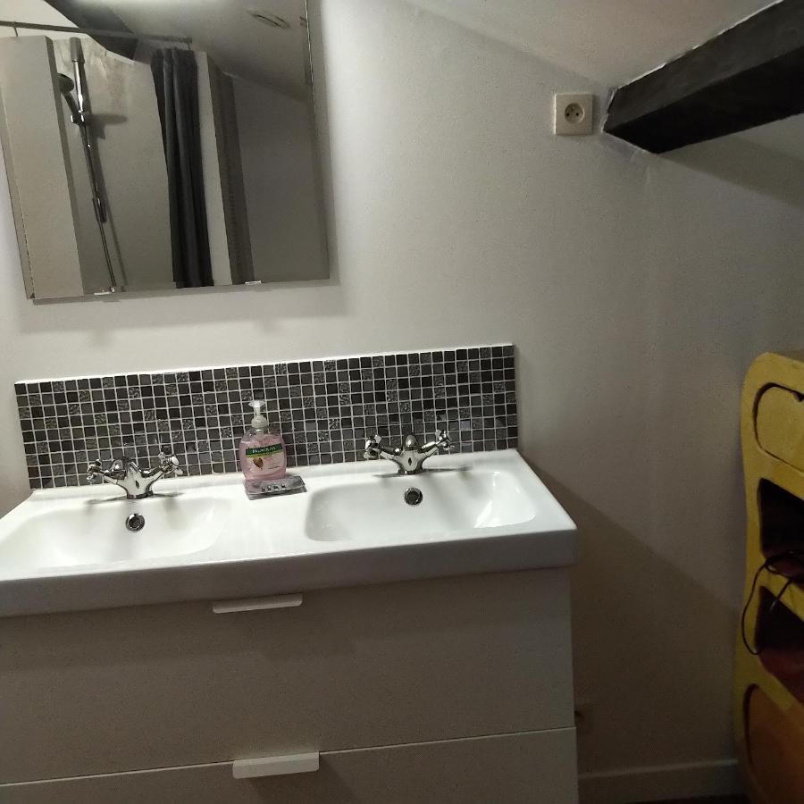 Espace Beleverte Bussiere 1 Tamaris Appartement Meuble De 2 Chambres Oullins Exteriör bild